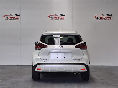 2021 Nissan Kicks - Thumbnail