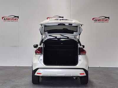 2021 Nissan Kicks - Thumbnail