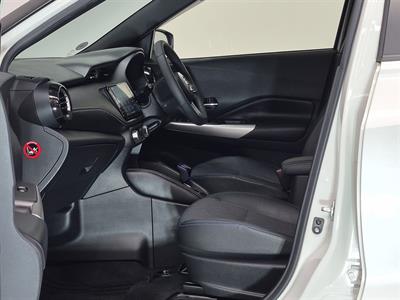 2021 Nissan Kicks - Thumbnail