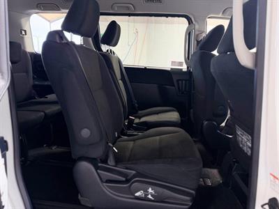 2014 Toyota Noah - Thumbnail