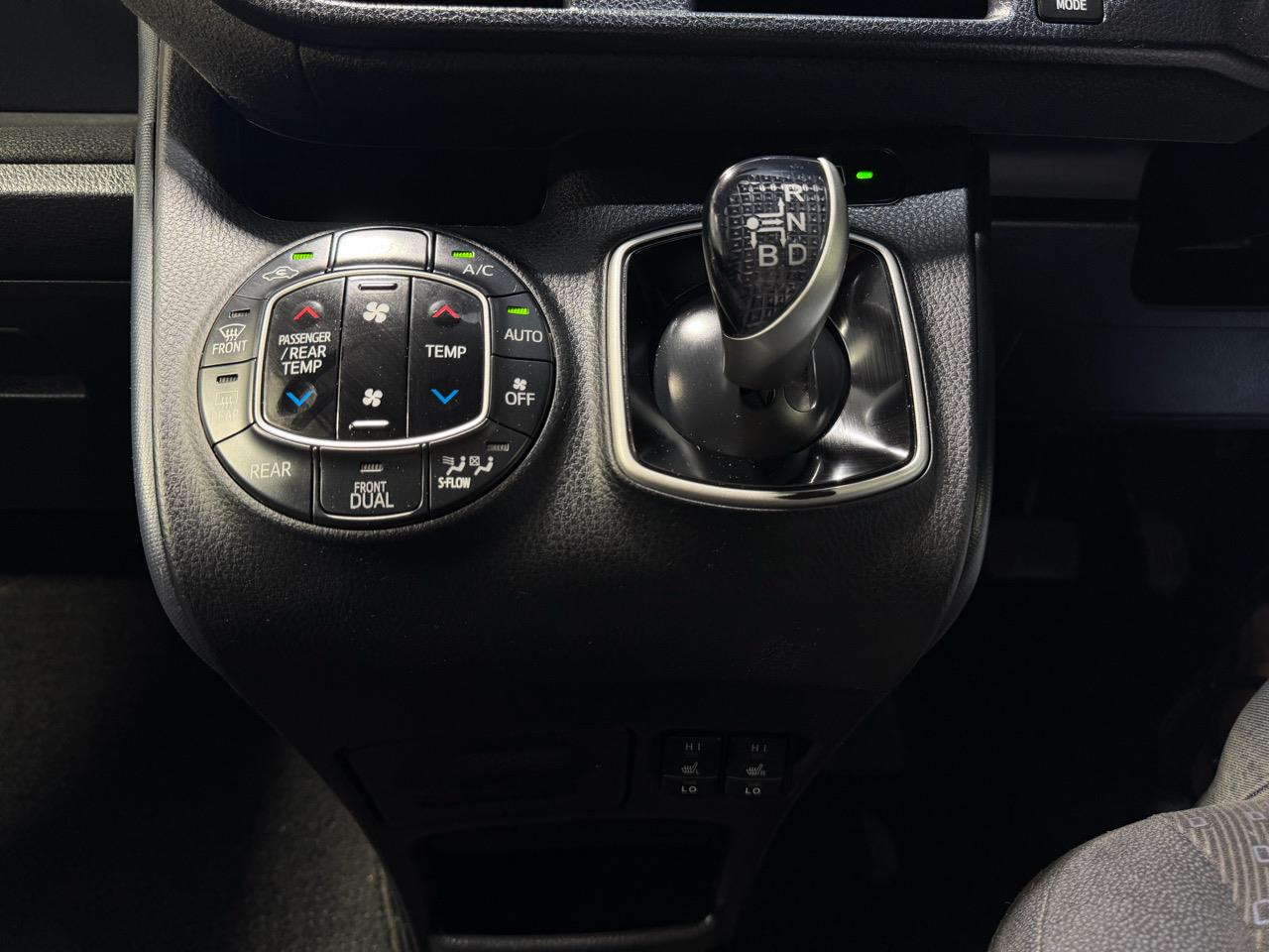 2014 Toyota Noah