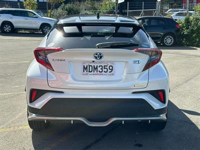 2018 Toyota C-HR - Thumbnail