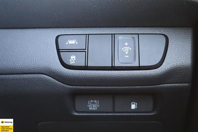 2022 Hyundai IONIQ - Thumbnail