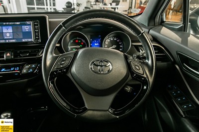 2017 Toyota C-HR - Thumbnail