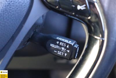 2017 Toyota C-HR - Thumbnail
