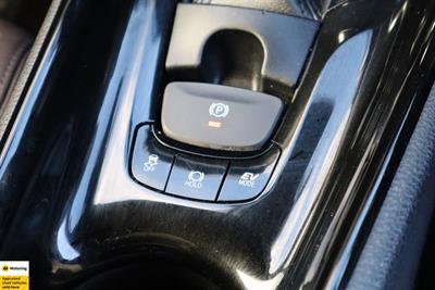 2017 Toyota C-HR - Thumbnail