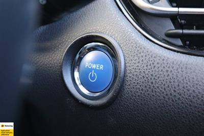 2017 Toyota C-HR - Thumbnail