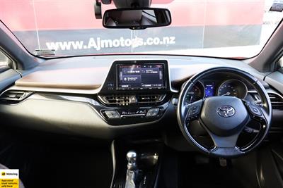 2017 Toyota C-HR - Thumbnail
