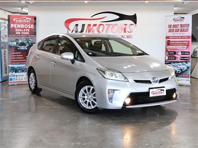 2012 Toyota Prius - Thumbnail