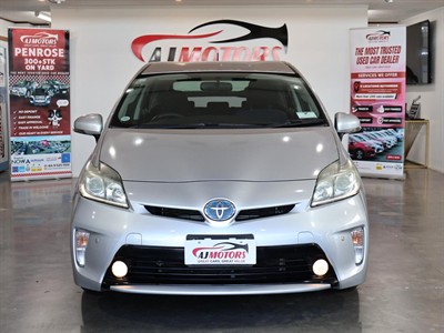 2012 Toyota Prius - Thumbnail