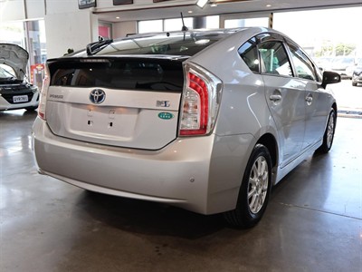 2012 Toyota Prius - Thumbnail