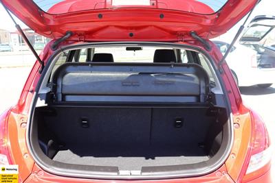 2016 Suzuki Swift - Thumbnail