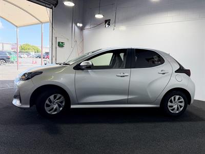 2021 Toyota Yaris - Thumbnail