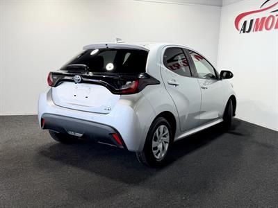 2021 Toyota Yaris - Thumbnail