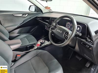 2023 Kia Niro - Thumbnail