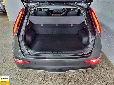 2023 Kia Niro - Thumbnail