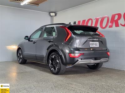 2023 Kia Niro - Thumbnail