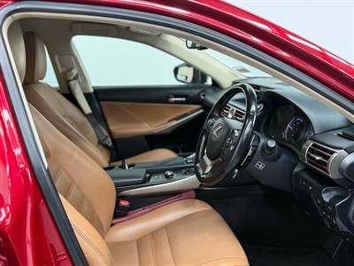 2015 Lexus IS300h - Thumbnail