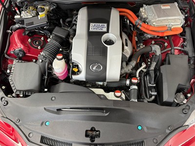 2015 Lexus IS300h - Thumbnail