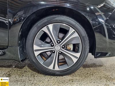 2018 Nissan Leaf - Thumbnail