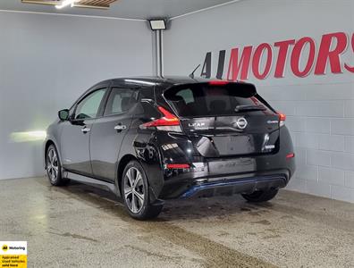 2018 Nissan Leaf - Thumbnail