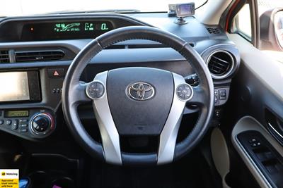 2013 Toyota Aqua - Thumbnail