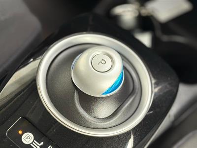 2015 Nissan Leaf - Thumbnail