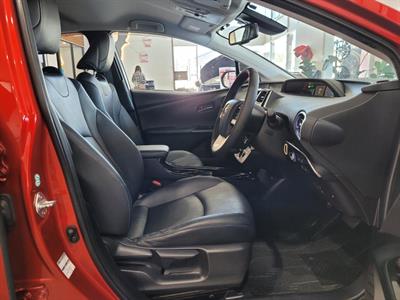 2017 Toyota Prius - Thumbnail