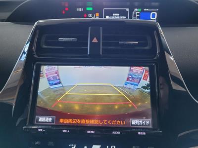 2017 Toyota Prius - Thumbnail