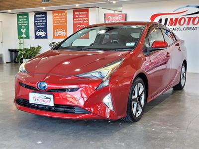 2017 Toyota Prius - Thumbnail