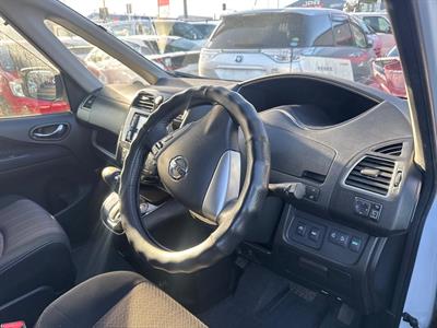 2015 Nissan serena - Thumbnail