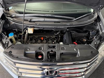 2013 Honda STEPWAGON - Thumbnail