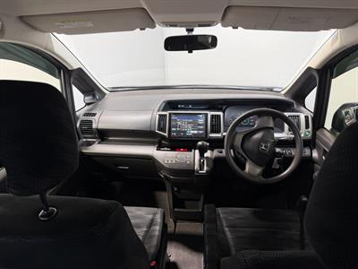 2013 Honda STEPWAGON - Thumbnail