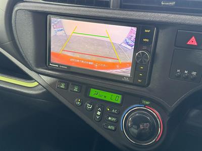 2013 Toyota Aqua - Thumbnail