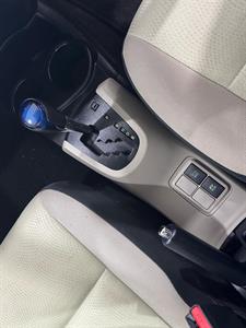 2013 Toyota Aqua - Thumbnail