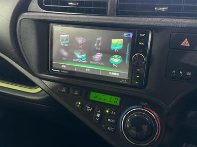 2013 Toyota Aqua - Thumbnail