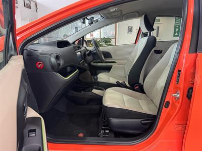 2013 Toyota Aqua - Thumbnail