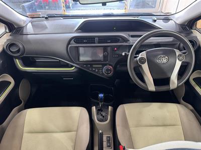 2013 Toyota Aqua - Thumbnail