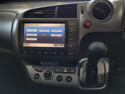 2009 Honda Stream - Thumbnail