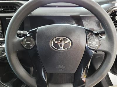 2016 Toyota Aqua - Thumbnail