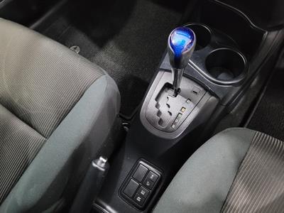 2016 Toyota Aqua - Thumbnail