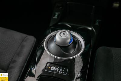 2014 Nissan Leaf - Thumbnail