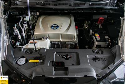 2014 Nissan Leaf - Thumbnail