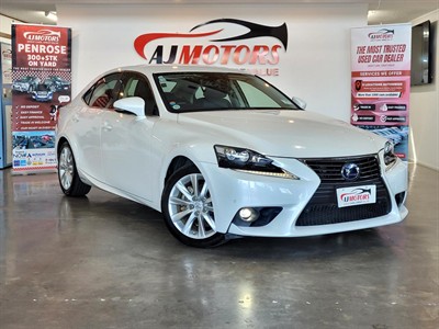 2014 Lexus IS 300h