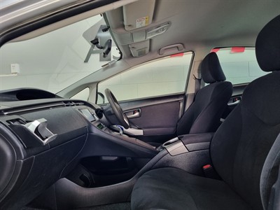 2014 Toyota Prius - Thumbnail