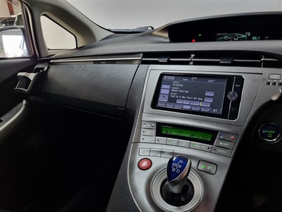 2014 Toyota Prius - Thumbnail