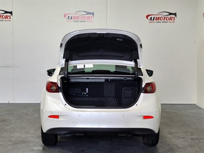 2016 Mazda Axela - Thumbnail