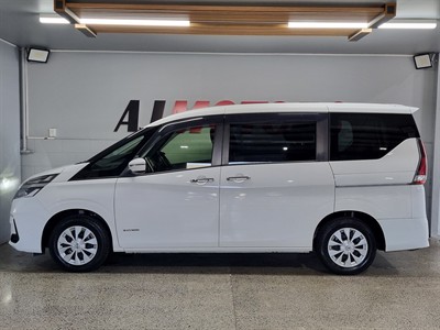 2020 Nissan Serena - Thumbnail