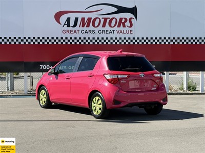2017 Toyota Vitz - Thumbnail