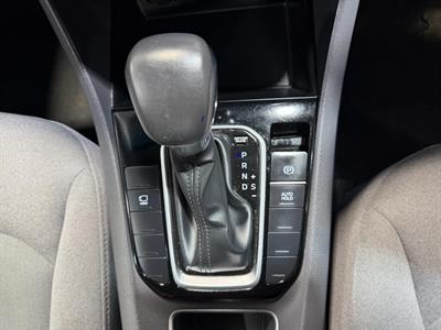 2022 Hyundai IONIQ - Thumbnail
